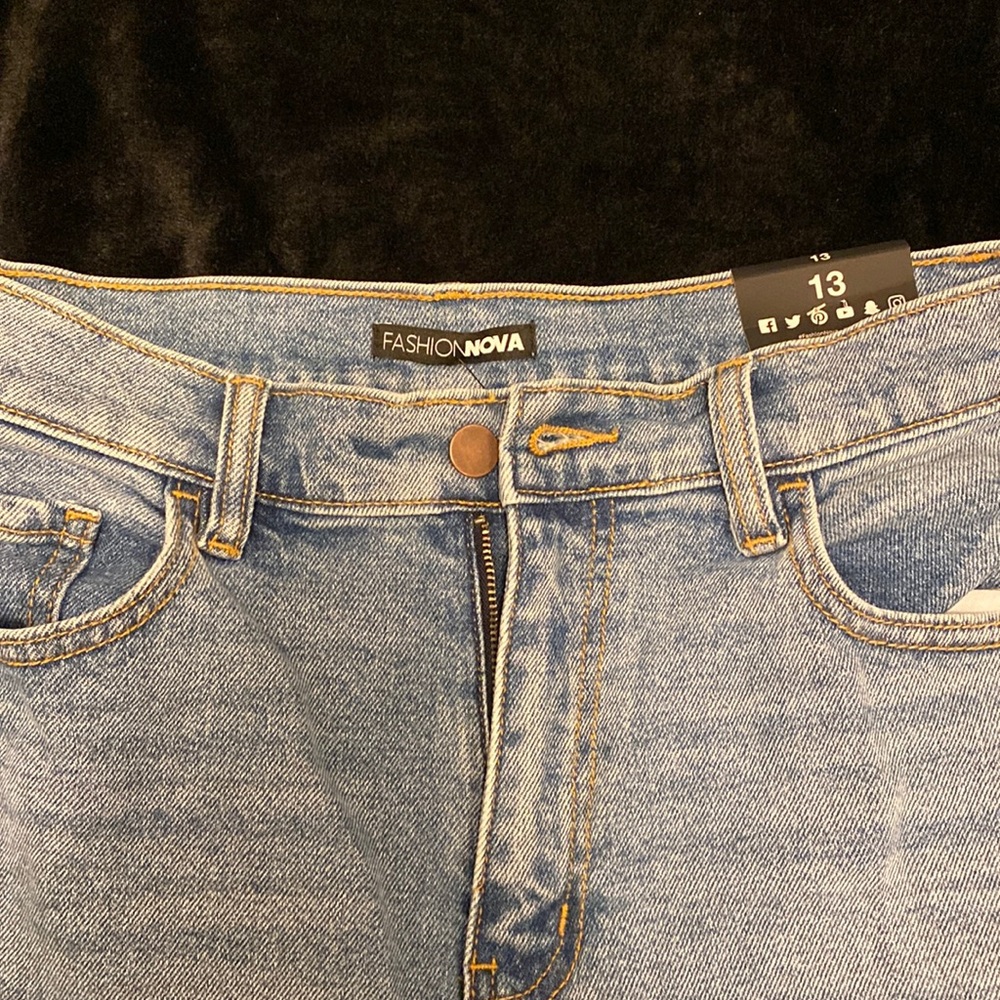 Brand new light wash fashion nova mom jean
